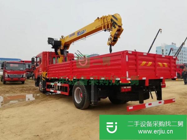 山西出售二手東風8噸隨車吊帶5米8的貨箱