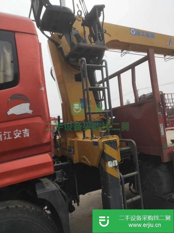 湖北出售二手東風玉柴180上裝徐工8噸雙聯泵隨車吊