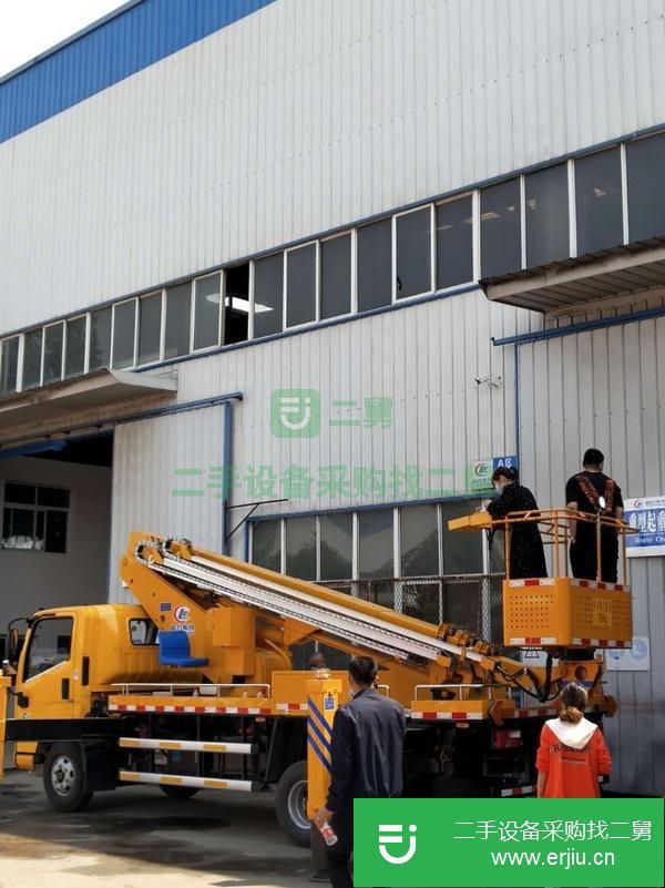 江西出售二手藍(lán)牌13.5米高空作業(yè)工程車