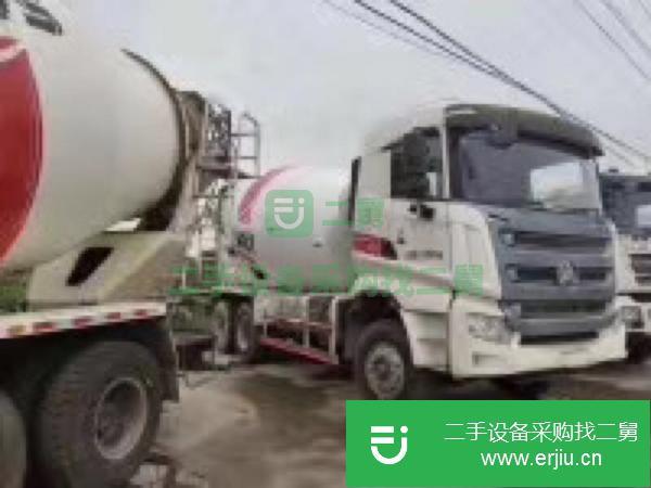 內(nèi)蒙古出售二手國(guó)五大12方三一攪拌車
