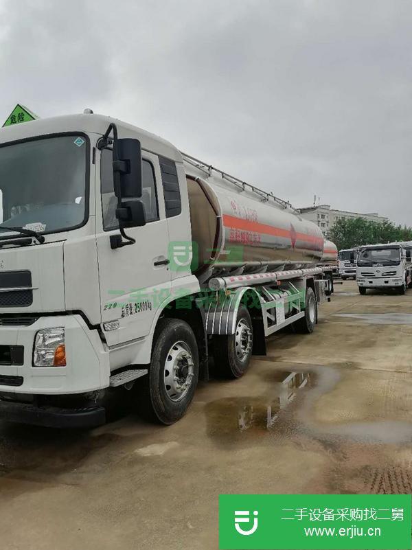 江蘇出售二手柳汽小三軸油罐車