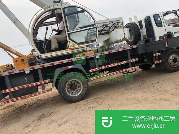 山東出售二手龍峰16噸吊車，手續(xù)齊全國(guó)五
