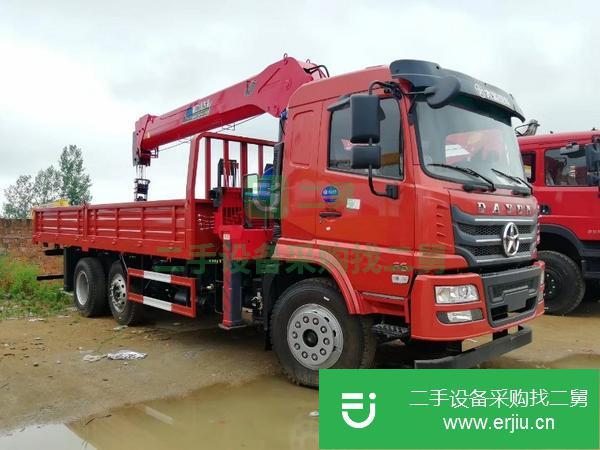 湖北出售二手大運后八輪吊車,程力12噸吊機