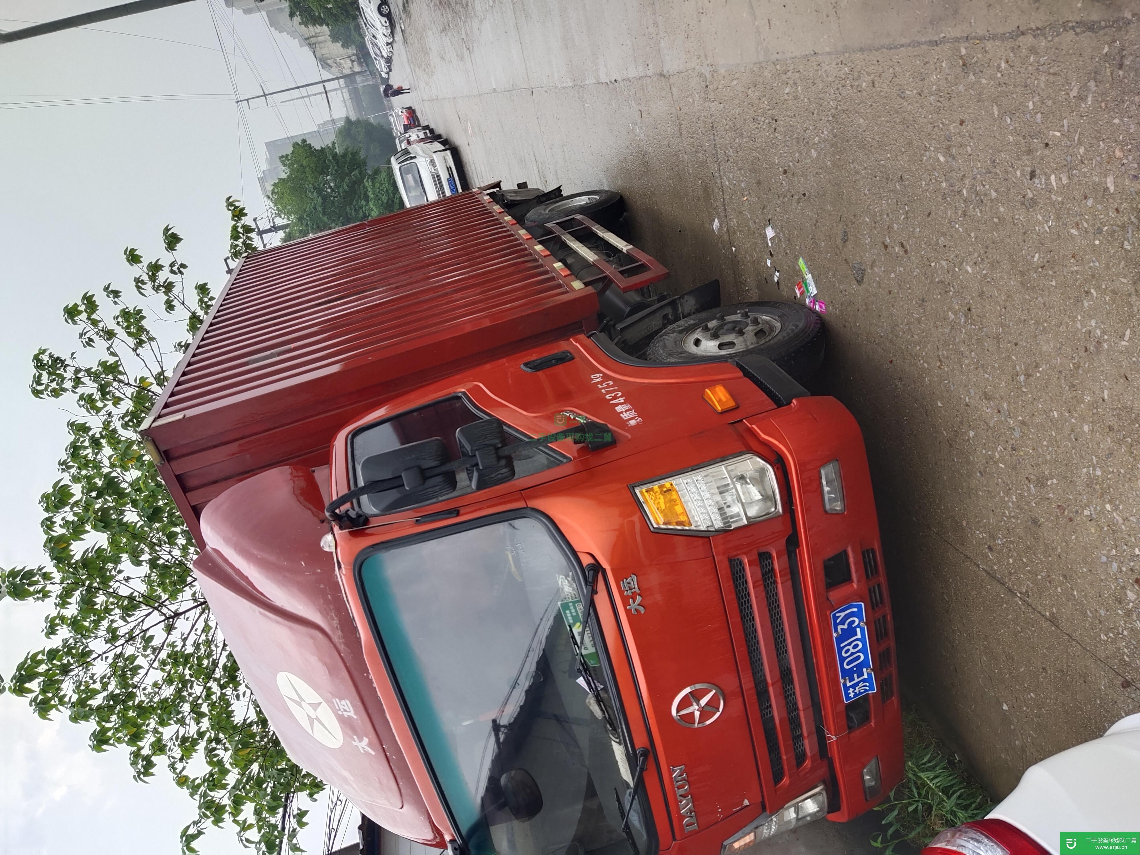 江蘇出售二手大運輕卡箱式貨車