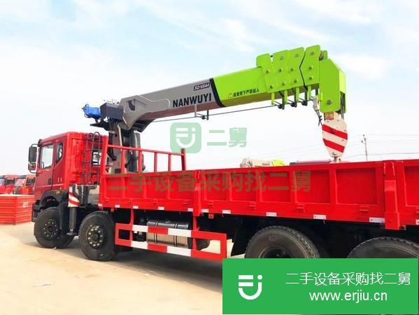 江蘇出售二手東風(fēng)華神T5前四后八14噸隨車吊