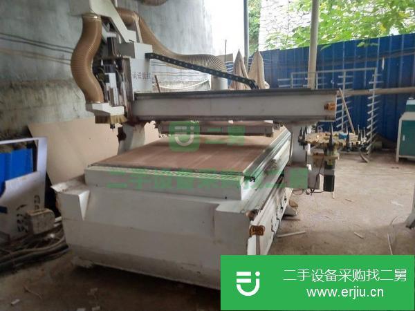 廣西出售二手?jǐn)?shù)控十二把刀頭自動(dòng)換刀雕刻機(jī)