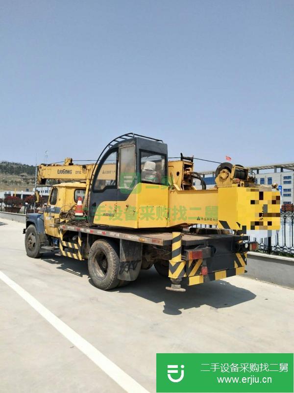 山東出售二手2010年柳工八噸汽車(chē)吊