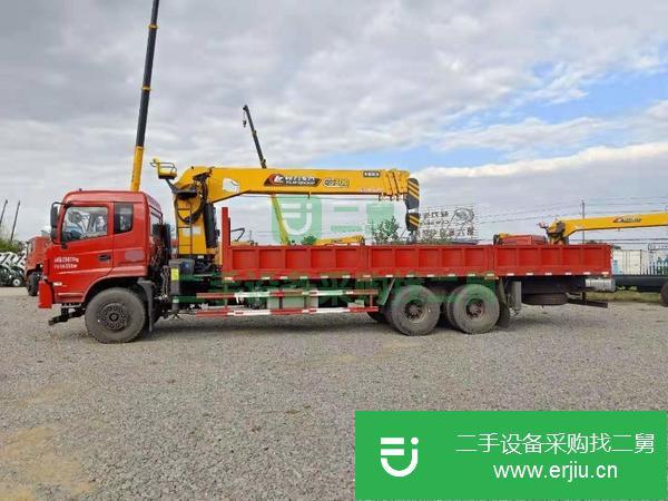重慶出售二手東風后八輪12噸隨車吊可分期包上戶