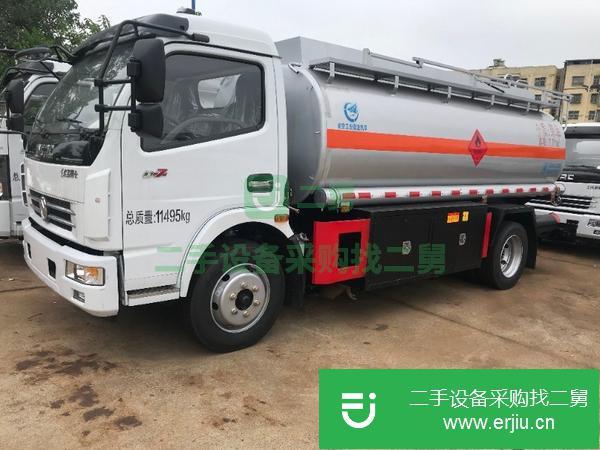 湖北出售二手東風多利卡7.71方156馬力國五油罐車