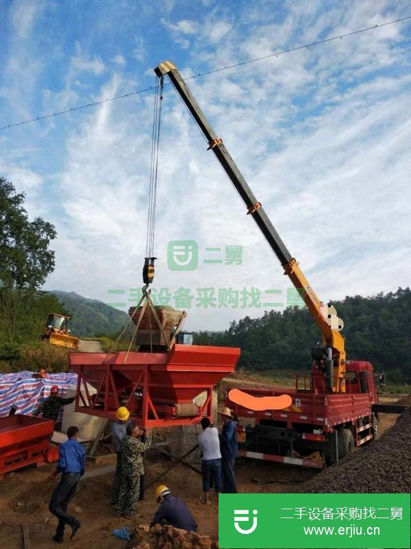江蘇出售二手解放單橋8噸180馬力隨車吊
