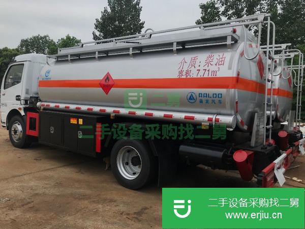 湖北出售二手東風多利卡7.71方156馬力國五油罐車