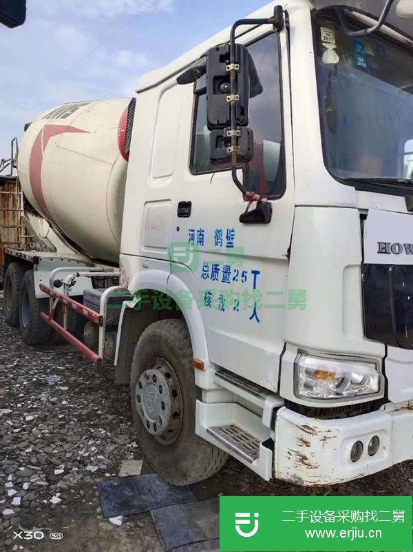 河南出售二手大12方豪沃攪拌車,三一上裝,車況精品