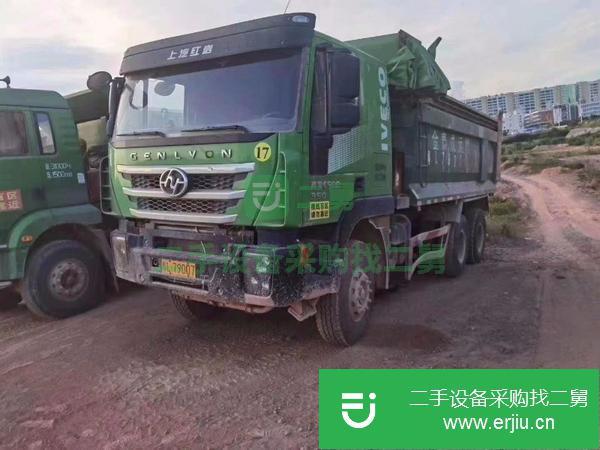 湖北出售二手紅巖杰獅自卸車,后八輪內(nèi)徑長5.8米高1米5綠色環(huán)保大箱,可辦理分期付款,精品車況