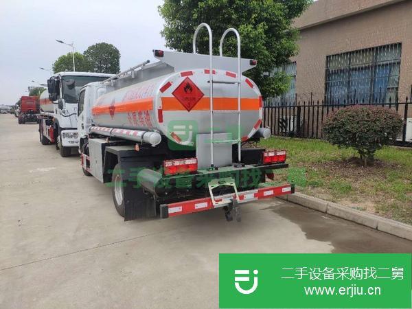 廣東出售二手東風多利卡5噸油罐車