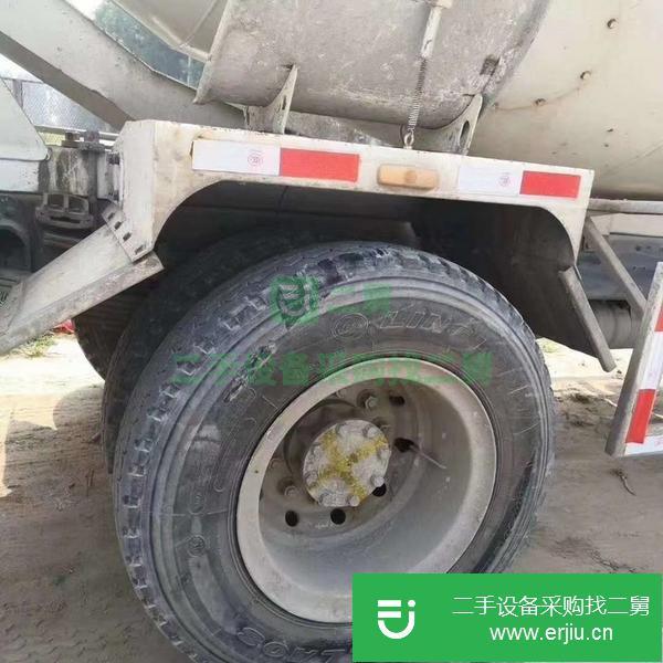 山東出售二手豪沃混凝土攪拌車手續齊全包提檔過戶
