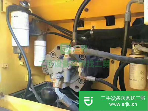 江蘇出售二手沃爾沃240挖掘機