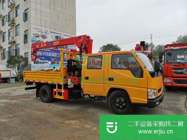 吉林出售二手江鈴雙排3.5噸吊車，五十鈴115馬力，5檔變速箱，2.7米貨箱