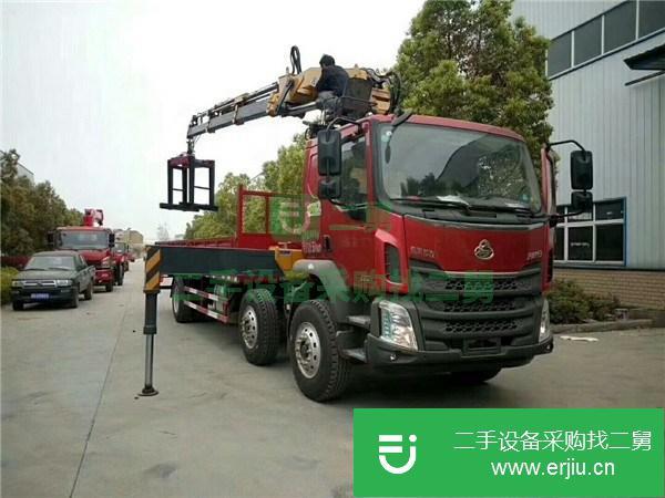 云南出售二手東風華神200馬力徐工6.3噸隨車吊