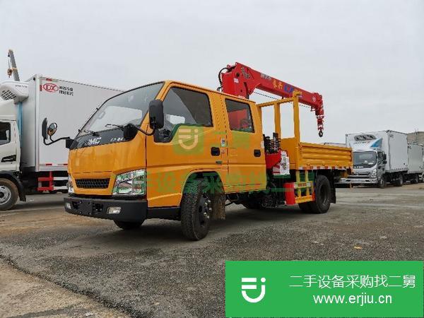 吉林出售二手江鈴雙排3.5噸吊車，五十鈴115馬力，5檔變速箱，2.7米貨箱