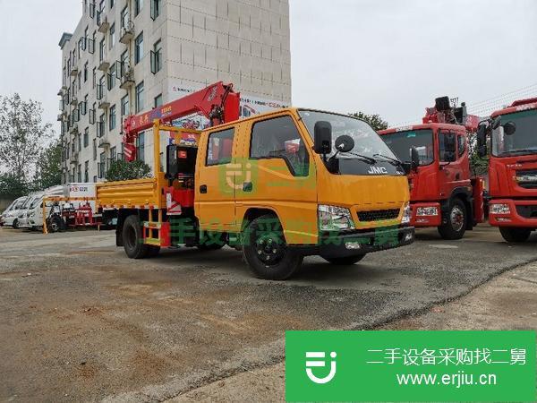 吉林出售二手江鈴雙排3.5噸吊車，五十鈴115馬力，5檔變速箱，2.7米貨箱