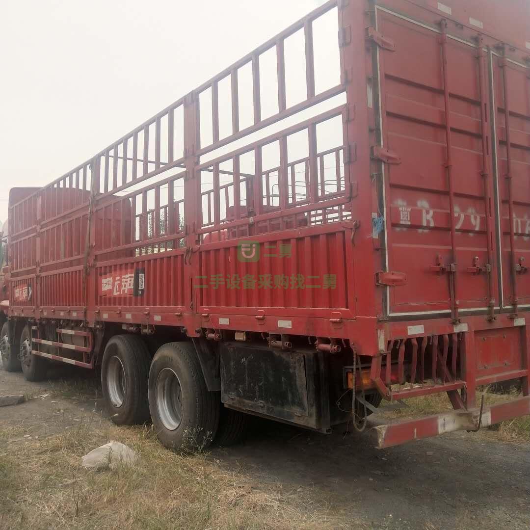 出售17年11月 二手解放J6P 牽引車 350馬力國五 9.6米高欄