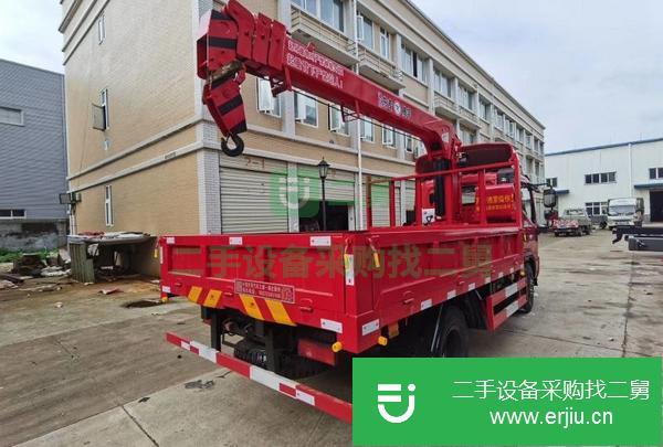 四川出售二手藍(lán)牌濰柴110馬力4噸隨車吊