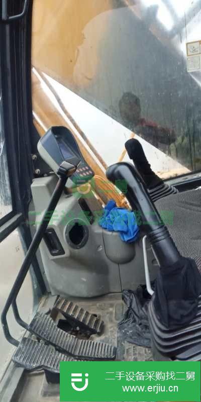 貴州出售二手挖掘機(jī)一臺