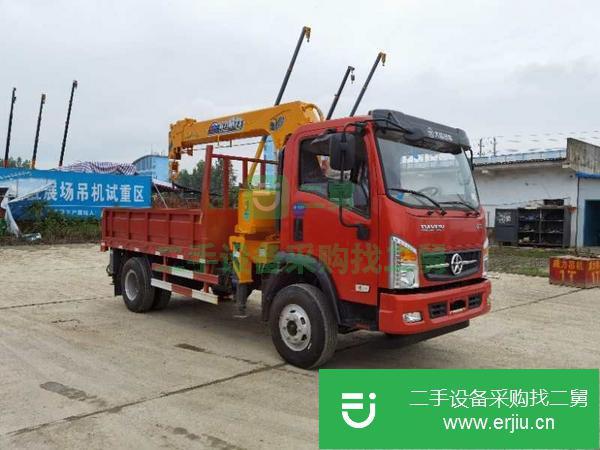 湖北出售二手5噸藍(lán)牌大運(yùn)吊車