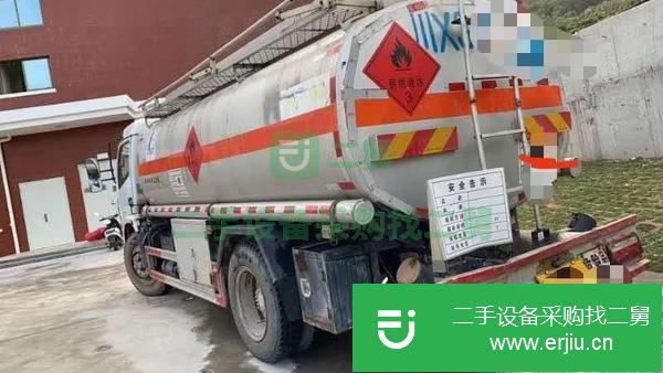 陜西出售二手8噸油罐車可異地審車,大輪胎,7噸大后橋,鋼板彈簧。8.25R20鋼絲胎,歐標全套,正星大流量加油機。公里數8萬左右