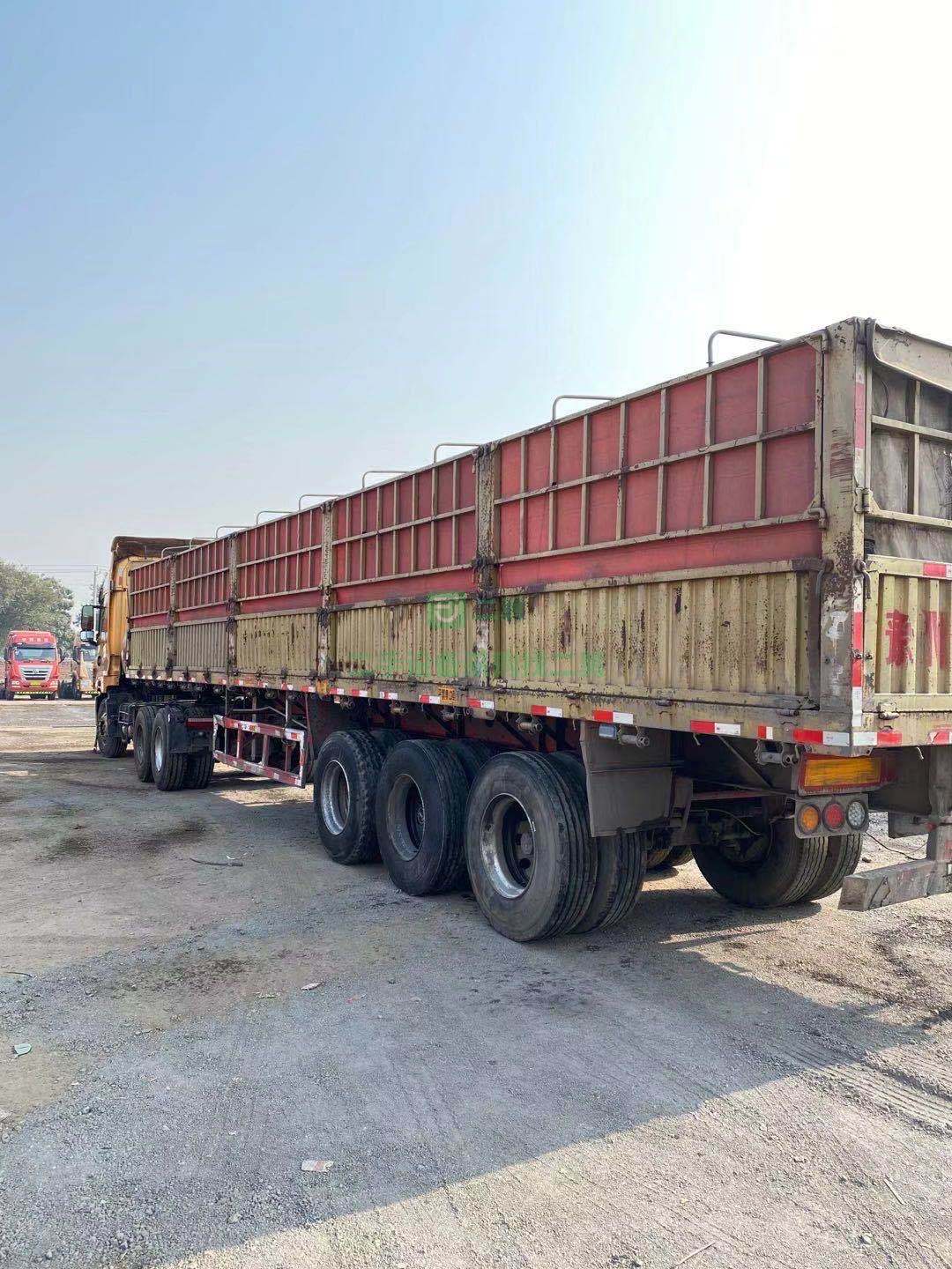 出售一臺三年整悍馬H9.410雙驅天然氣車牽引車，帶13米直板下翻門半掛車