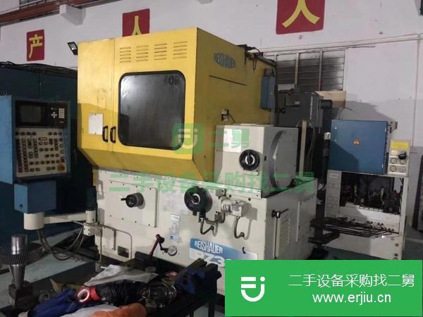 江蘇出售二手數(shù)控蝸桿砂輪磨齒機,加工直徑330,模數(shù)6,在位。
