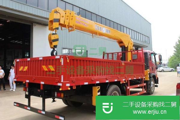 四川出售二手重汽王牌5噸隨車吊