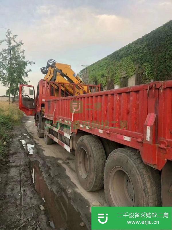 四川出售二手徐工8噸折臂吊車