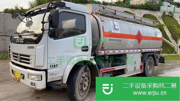 陜西出售二手8噸油罐車可異地審車,大輪胎,7噸大后橋,鋼板彈簧。8.25R20鋼絲胎,歐標全套,正星大流量加油機。公里數8萬左右