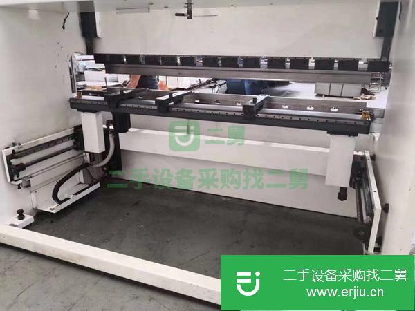 山東出售二手瑞鐵電液數(shù)控折彎?rùn)C(jī)100/3200
