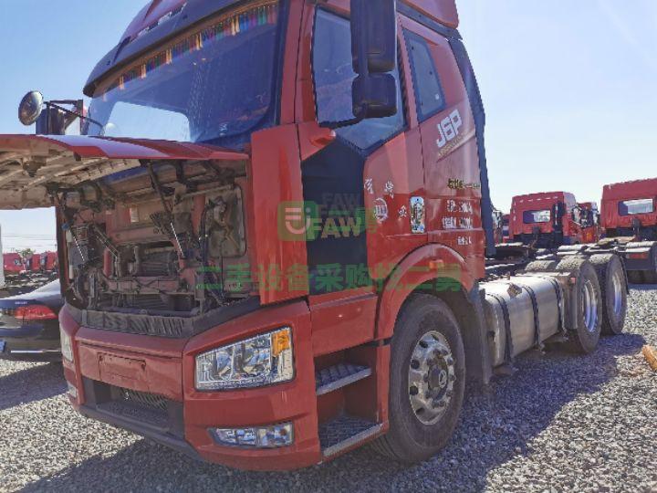 出售解放J6P460馬力，國五雙驅輕體牽引車