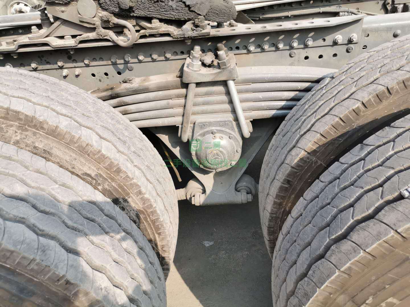 出售18年10月份汕德卡540馬力牽引車