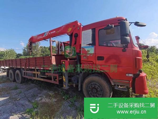 湖北出售二手三一帕爾菲格12噸吊車，國五車，上操作四只腿