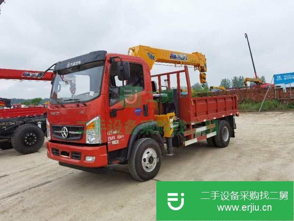 湖北出售二手5噸藍(lán)牌大運(yùn)吊車