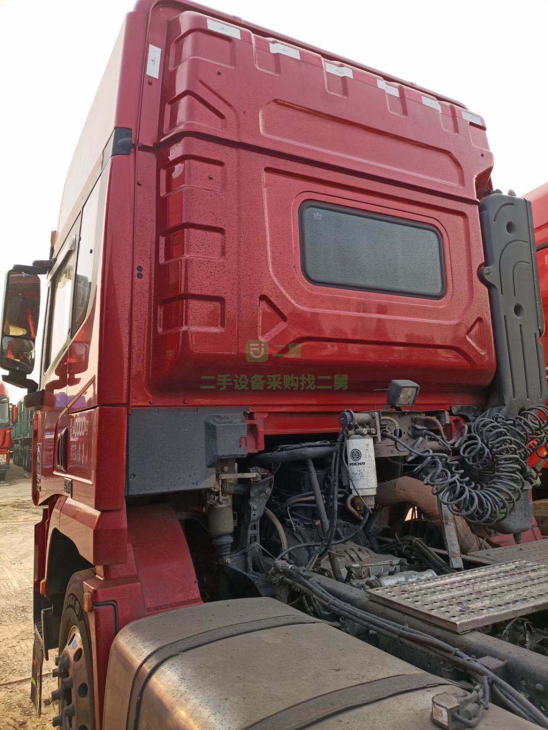 出售一臺(tái)一年整全保險(xiǎn)新款德龍X3000牽引車，430馬力，雙驅(qū)