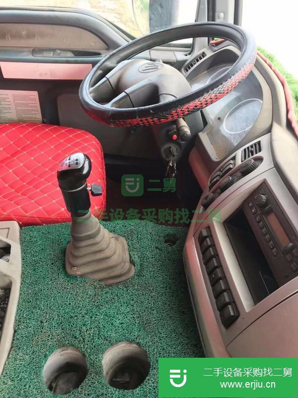 陜西出售二手歐曼散裝水泥罐式運輸車,375馬力濰柴發動機