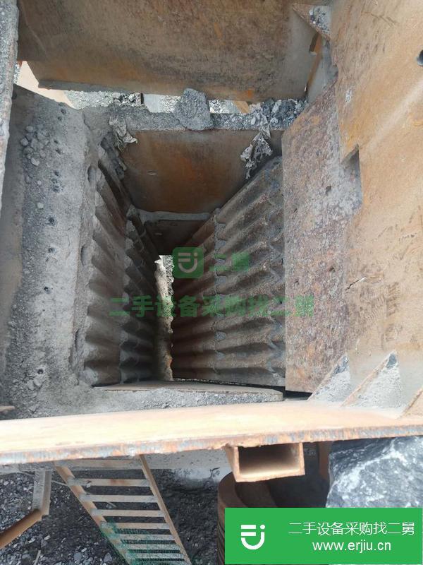 貴州出售二手石子破碎機，帶給料機電機起動柜