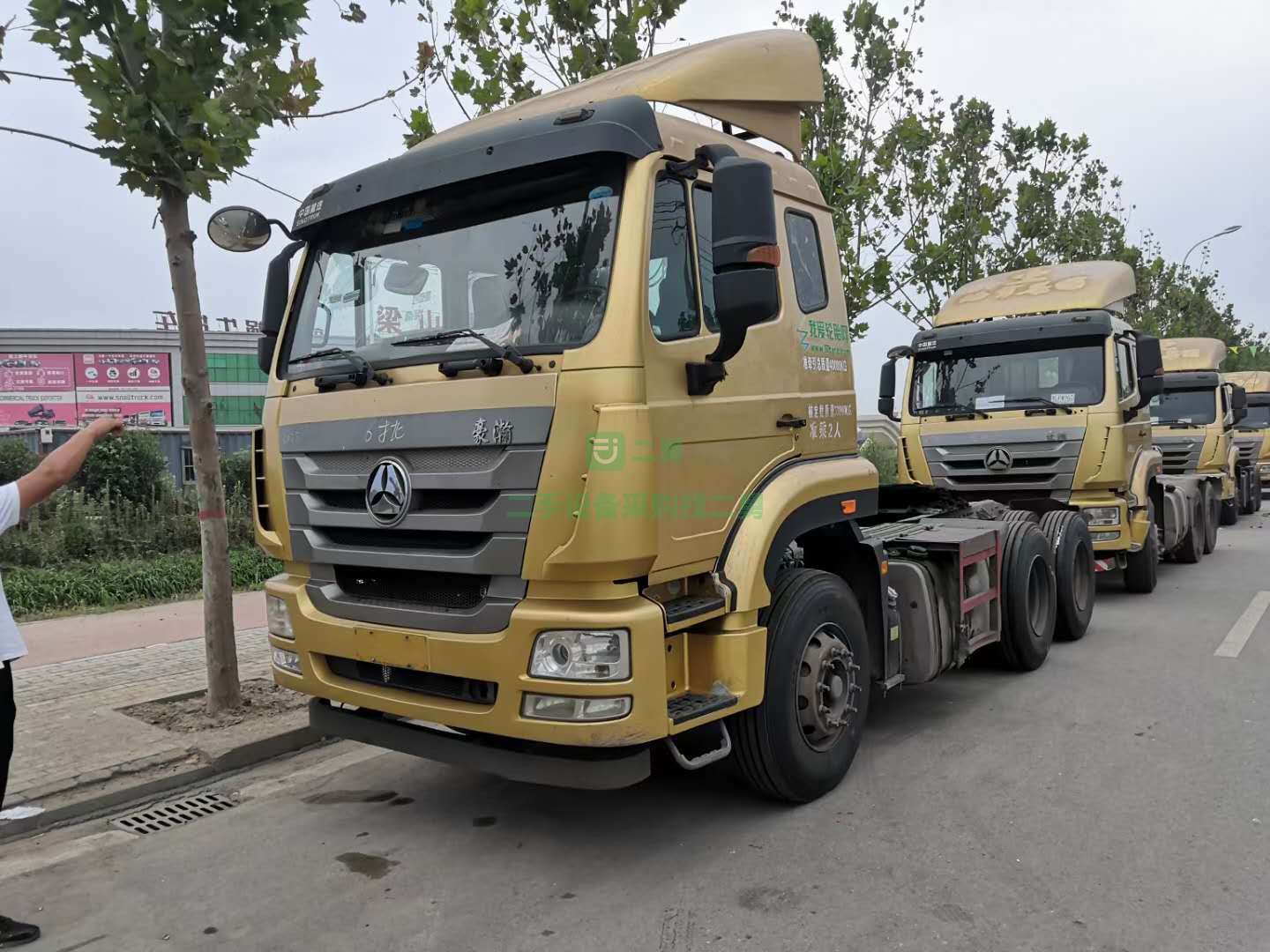 出售17年國四豪瀚牽引車，400 馬力，德國曼發動機