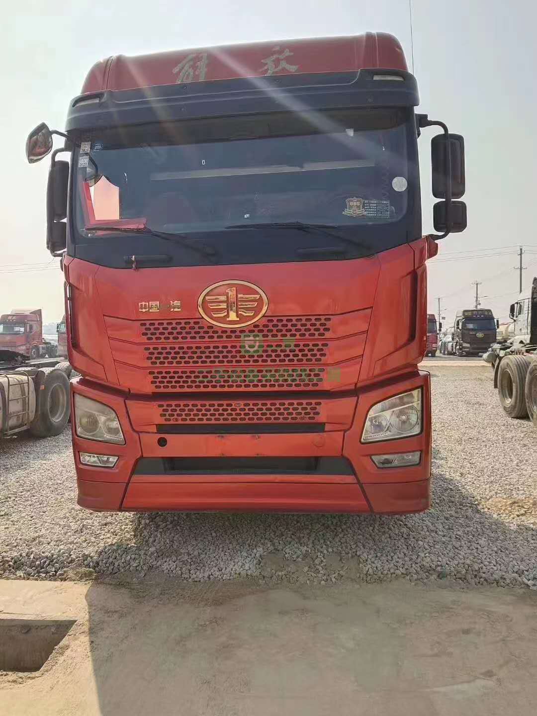 出售兩臺解放JH6牽引車 ，17年3月國五460馬力