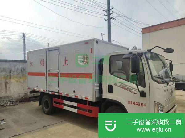 內(nèi)蒙古出售二手解放J6危險(xiǎn)品廂式運(yùn)輸車