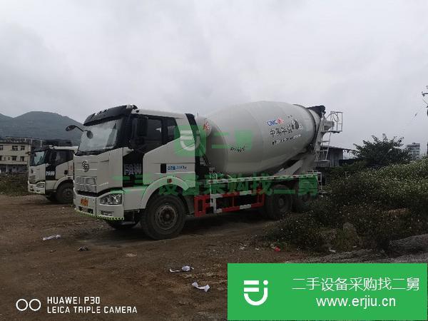 貴州出售二手個人戶解放j6攪拌車包提檔過戶
