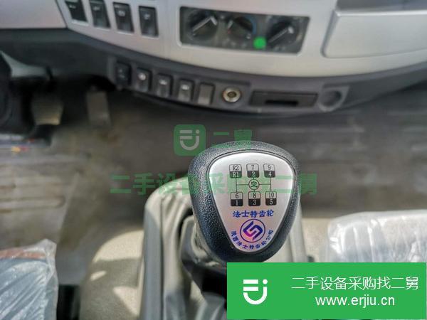 安徽出售二手東風后八輪吊車  上裝三一12噸吊車