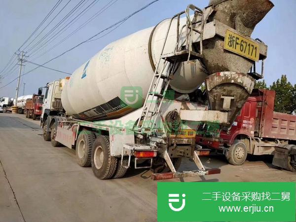 湖北出售二手豪沃攪拌車，鴻達上裝國五