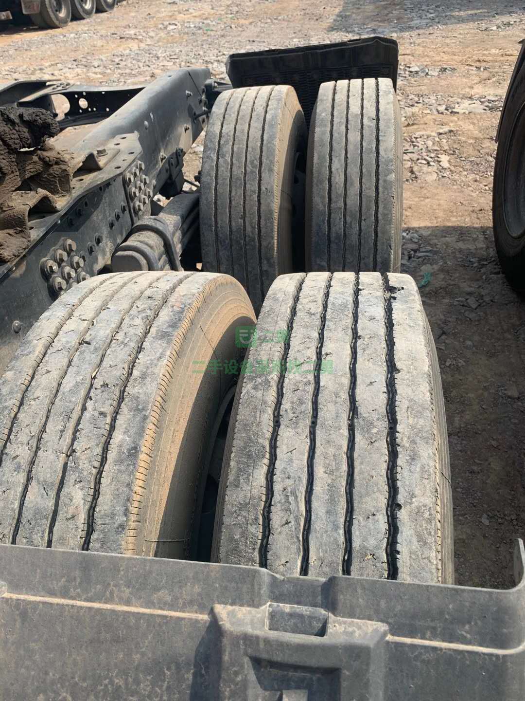 出售一臺精品1年三個月天龍400牽引車，國五雙驅