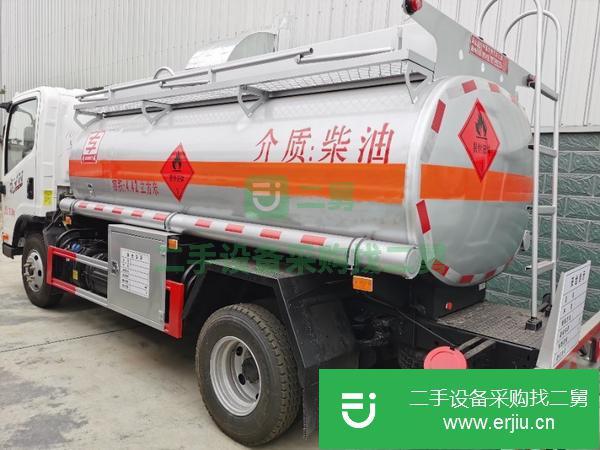 湖北出售二手東風多利卡4.35方油罐車
